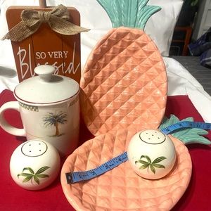 Serving trays with salt n pepper shaker n decanter